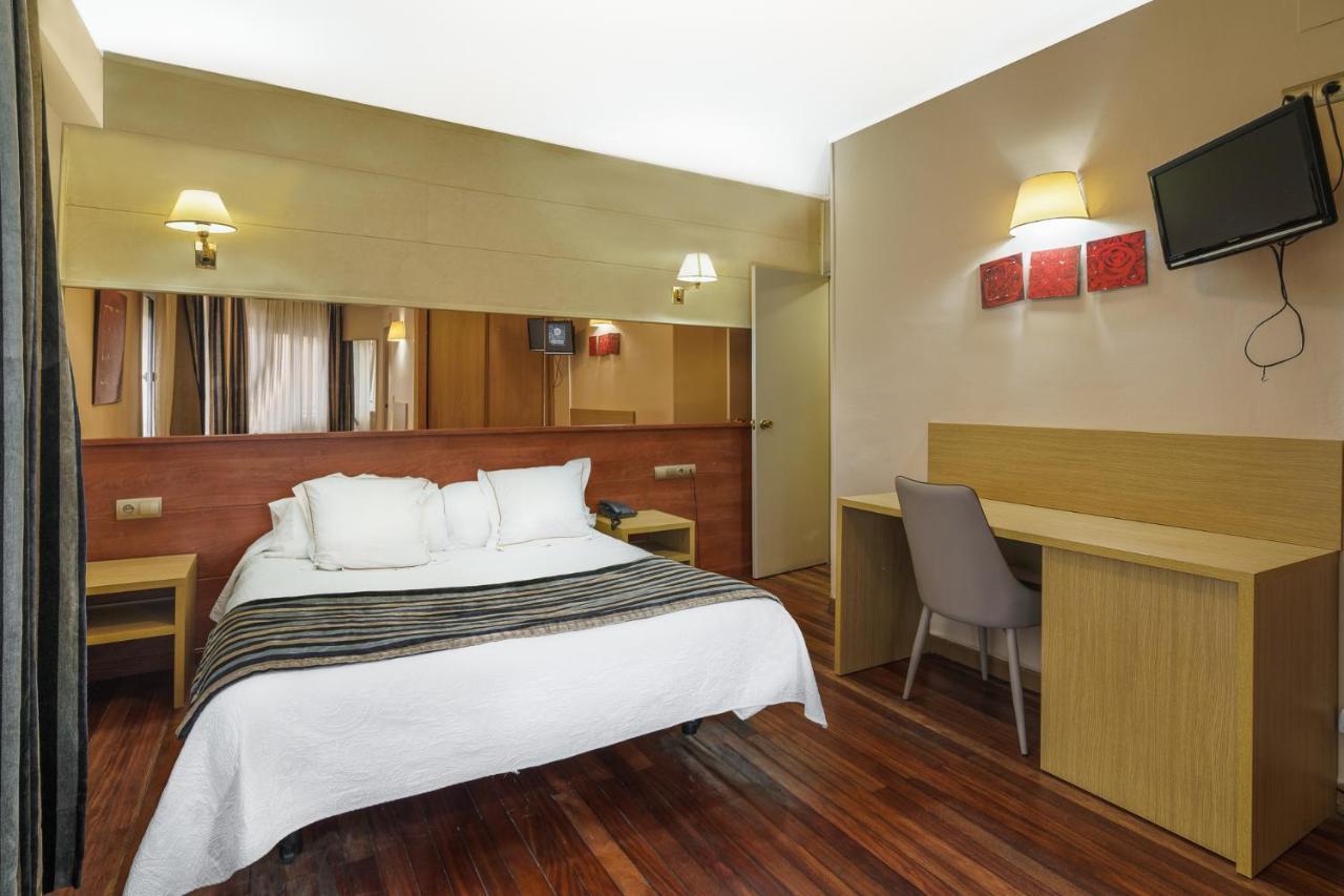 Hotel Regio トレラベーガ エクステリア 写真