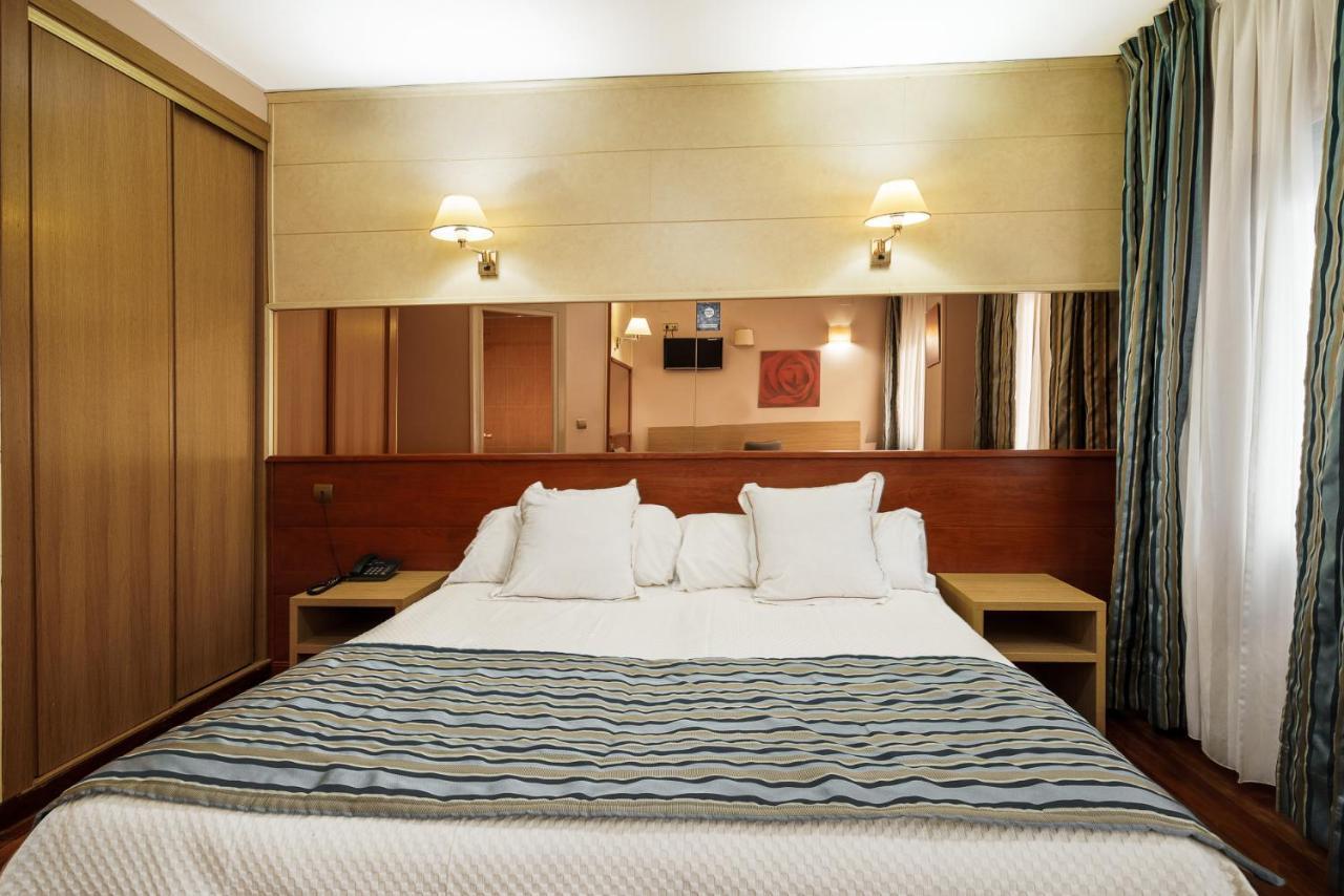Hotel Regio トレラベーガ エクステリア 写真