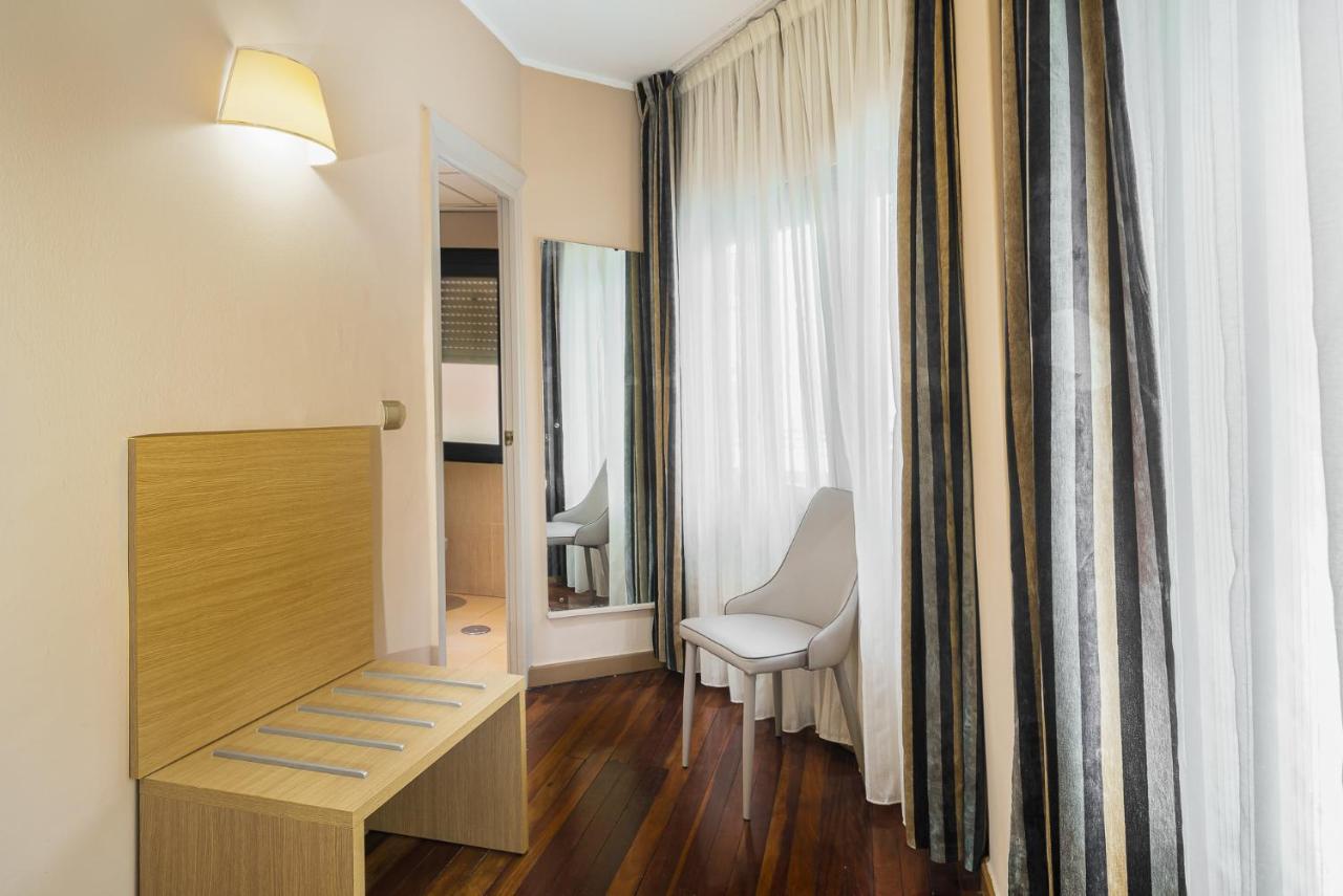 Hotel Regio トレラベーガ エクステリア 写真