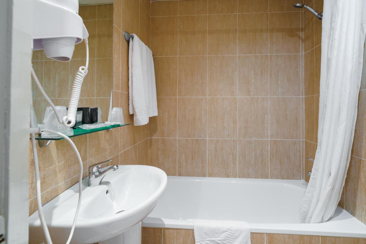 Hotel Regio トレラベーガ エクステリア 写真