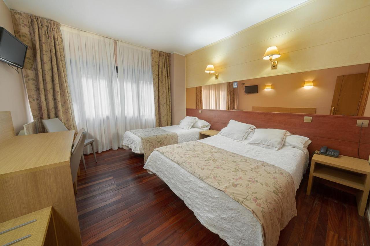 Hotel Regio トレラベーガ エクステリア 写真