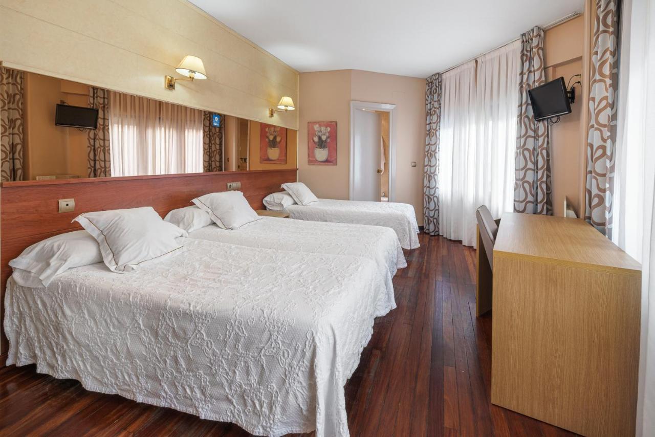 Hotel Regio トレラベーガ エクステリア 写真